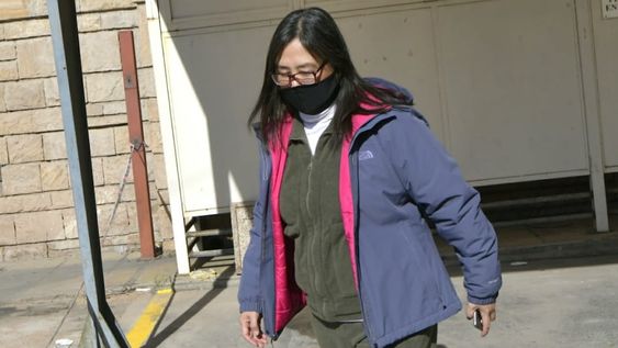 Esta mañana se reanudó el juicio por los abusos a niños sordos y niñas sordas en el Próvolo y la principal imputada, la monja Kumiko Kosaka, estuvo presencialmente en la sala ya que no pudo conectarse por un corte energético. Foto: Orlando Pelichotti / Los Andes.