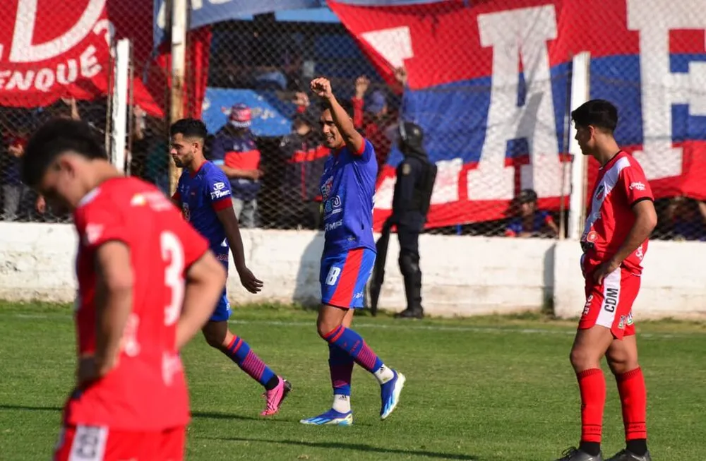 Pésima imagen dejó el Deportivo Maipú en Santiago del Estero. Fue goleado por 6-0 ante Atlético Güemes. / Gentileza: Prensa Guemes.