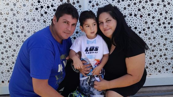 Ángel Fernández tiene 29 años y necesita una cirugía de columna que podría mejorar su calidad de vida.