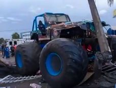 El Monster Truck que atropelló a decenas y mató a tres personas, entre ellas una niña de 10 años. El Monster Truck que atropelló a decenas y mató a tres personas, entre ellas una niña de 10 años.