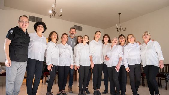 Ulpiano Suarez visitó el taller inclusivo de zapateo americano de Adrián Sorrentino