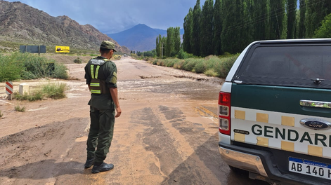 Corte de Ruta 7 en el km 1114 por rotura de descarga aluvional