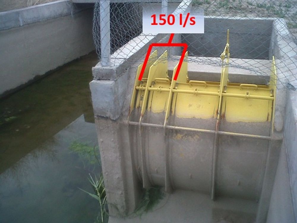 Compuerta que representa 150 litros por segundo o 0,15 metros cúbicos por segundo. Foto gentileza