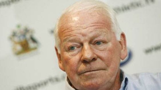 Por comentarios racistas, multan en 80 mil dólares al presidente de un club inglés