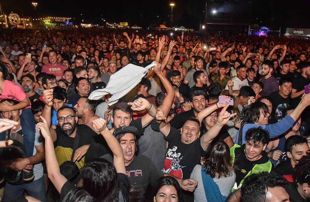 La Nación pedirá el pase sanitario para eventos masivos. En la Fiesta de la Cerveza se pidió una dosis de la vacuna contra el Covid-19. / Los Andes