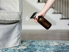 Esta mezcla natural debe entenderse como complemento y no como reemplazo de productos desinfectantes en la limpieza del hogar. Esta mezcla natural debe entenderse como complemento y no como reemplazo de productos desinfectantes en la limpieza del hogar.