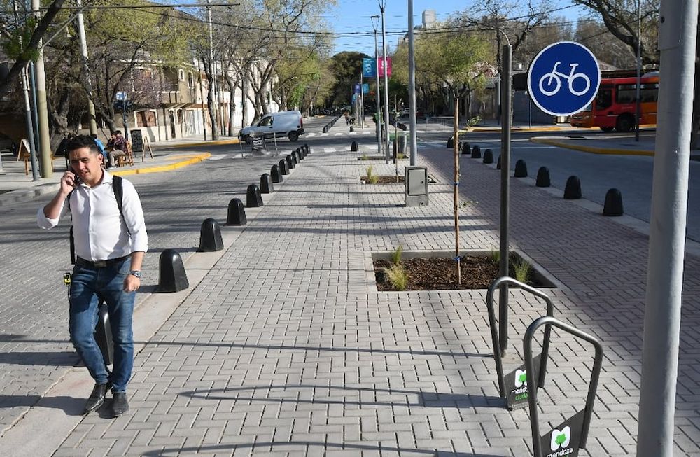 Las acequias, veredas y el boulevard fueron construidos siguiendo el diseño de otros sectores del microcentro.  | Foto: José Gutiérrez / Los Andes
