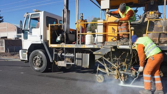Más asfalto, demarcación de rutas y recuperación de caminos ganaderos en el Este provincial