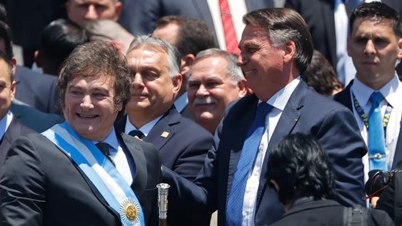 Tras el hallazgo de una carta a Milei, Bolsonaro negó que haber pedido asilo político a Argentina.