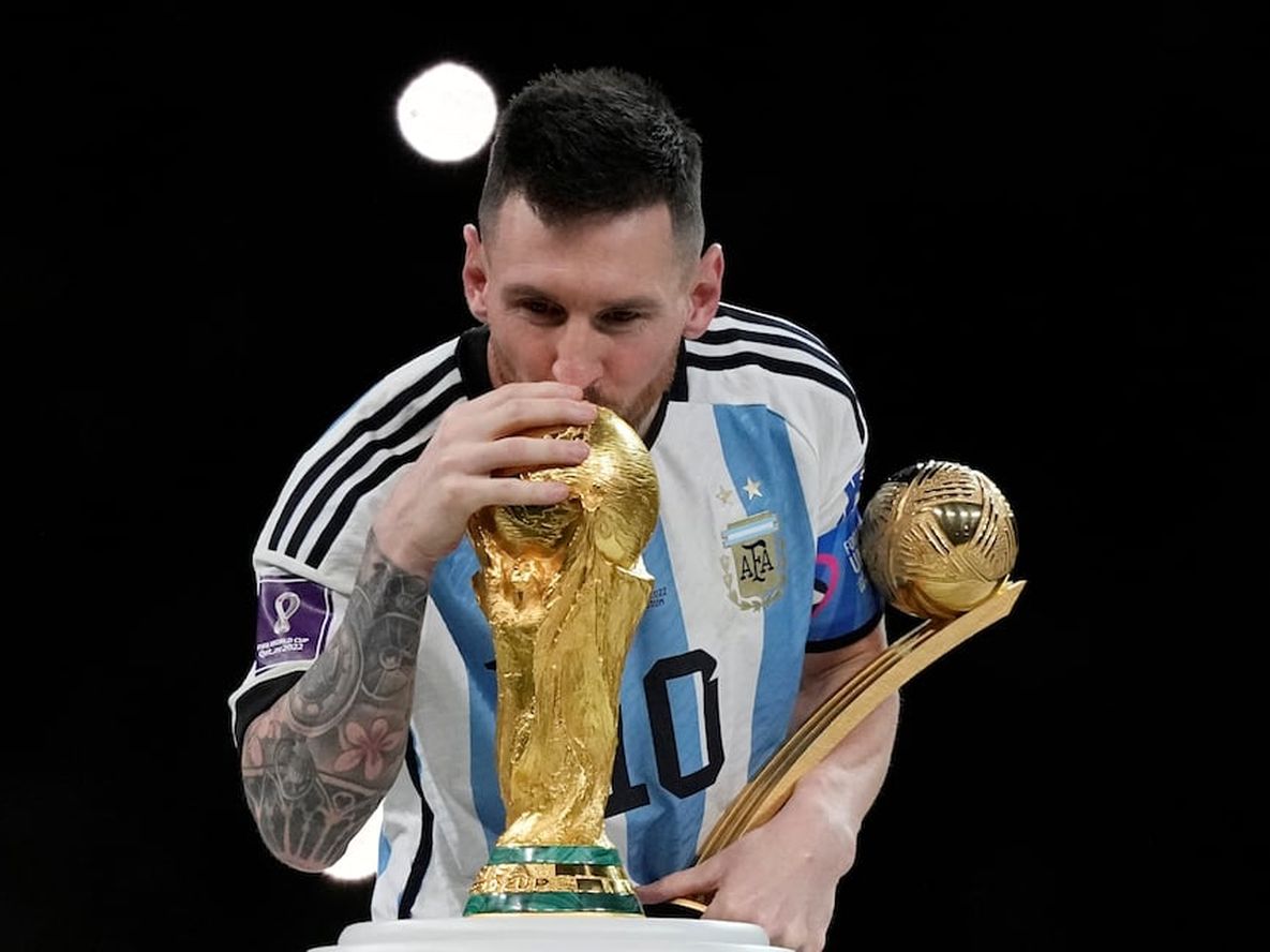 Lionel Messi conquistó la Copa del Mundo en Qatar 2022 y las fotos recorrieron el planeta.