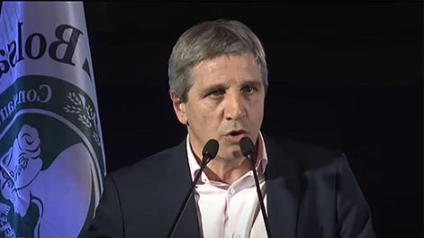 El ministro de Economía, Luis Caputo, afirmó hoy que cuando el ajuste lo hace el mercado es mucho más violento y destacó la decisión del presidente Javier Milei de no moverse del orden macroeconómico, Enfatizó en la ciudad de Córdoba. FOTO IMAGEN-NA