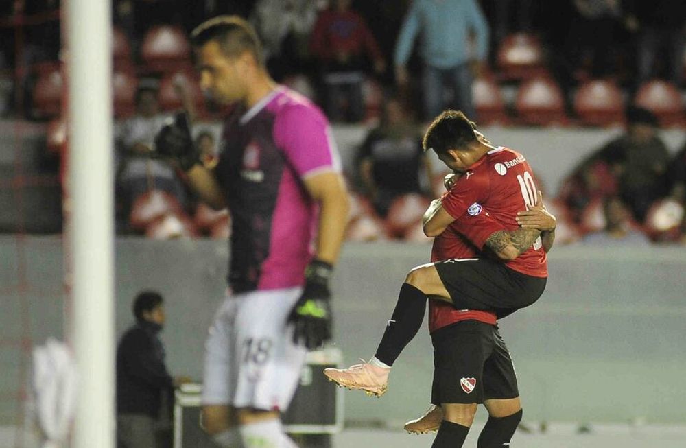 Independiente goleó a San Martín de Tucumán y se acerca a los puestos de vanguardia