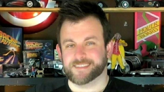 Asesinó a su novia mientras fingía una transmisión en vivo de un videojuego. Asesinó a su novia mientras fingía una transmisión en vivo de un videojuego.