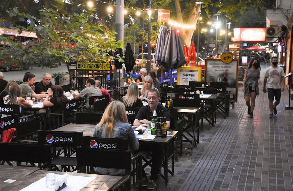 La ministra Vizzotti dijo que apuntarán a “una unidad geográfica mínima” para reducir la circulación de personas “por franjas horarias y no ir a un confinamiento” masivo. Foto: Mariana Villa / Los Andes.