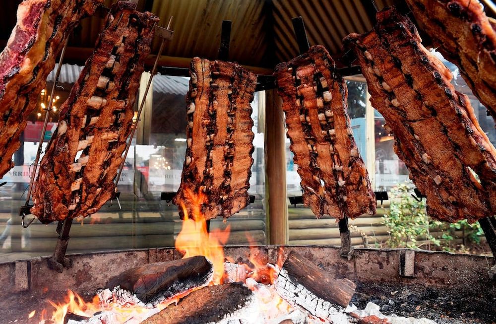 “El chorizo no se pincha” y otras nuevas verdades sobre el asado que pueden cambiarlo todo