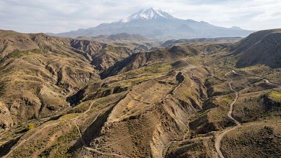 tras 4.300 anos, los investigadores han cartografiado una montana de 150 metros de altura con forma de barco