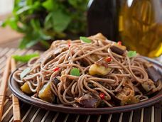 Estos fideos son saludables y se hacen en muy poco tiempo. Estos fideos son saludables y se hacen en muy poco tiempo.