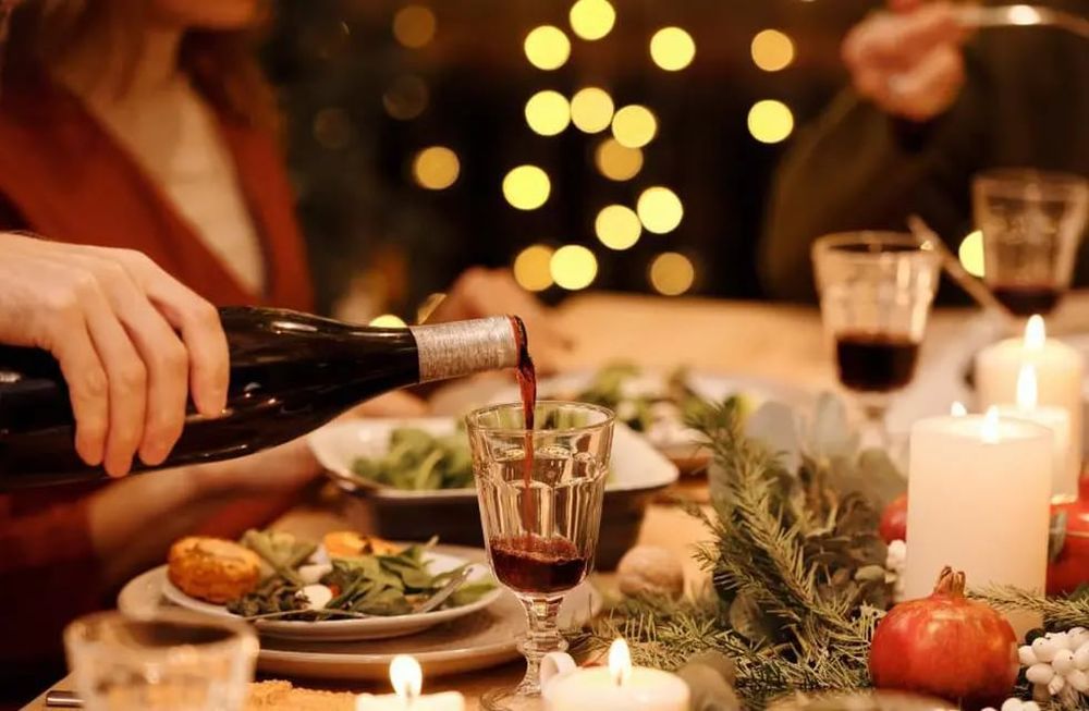 El asunto es cómo “sobrevivir” a la última cena del año si tendrá delante una mesa abundante y sobre todo de comidas pesadas.
