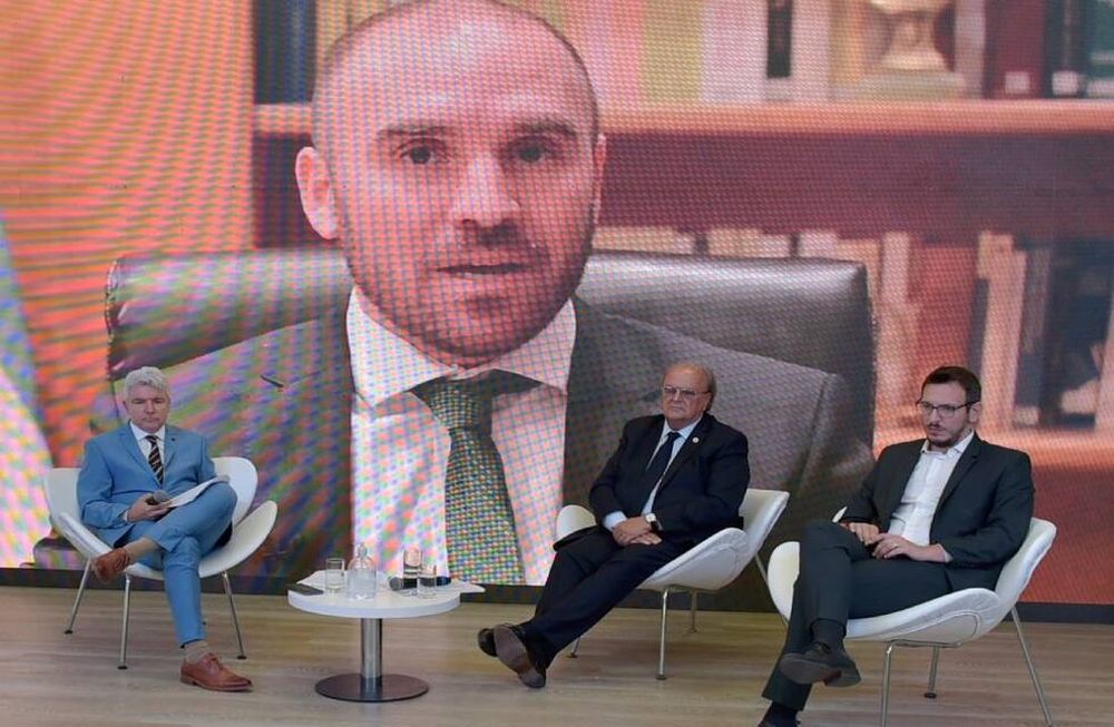 Guzmán participó en forma virtual del encuentro internacional de bancos de desarrollo.