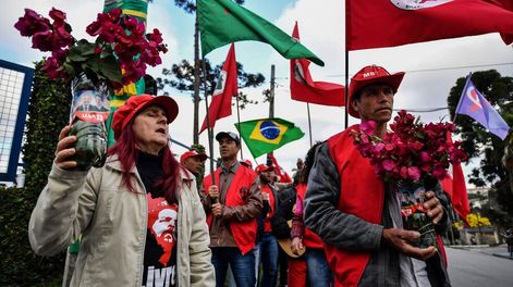 Lula se baja de su candidatura y está a punto de ungir a Haddad