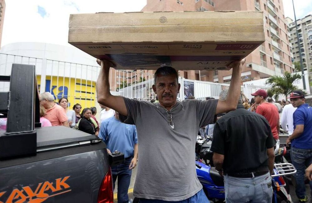 Venezuela: acusan de usura a cinco gerentes por remarcar precios