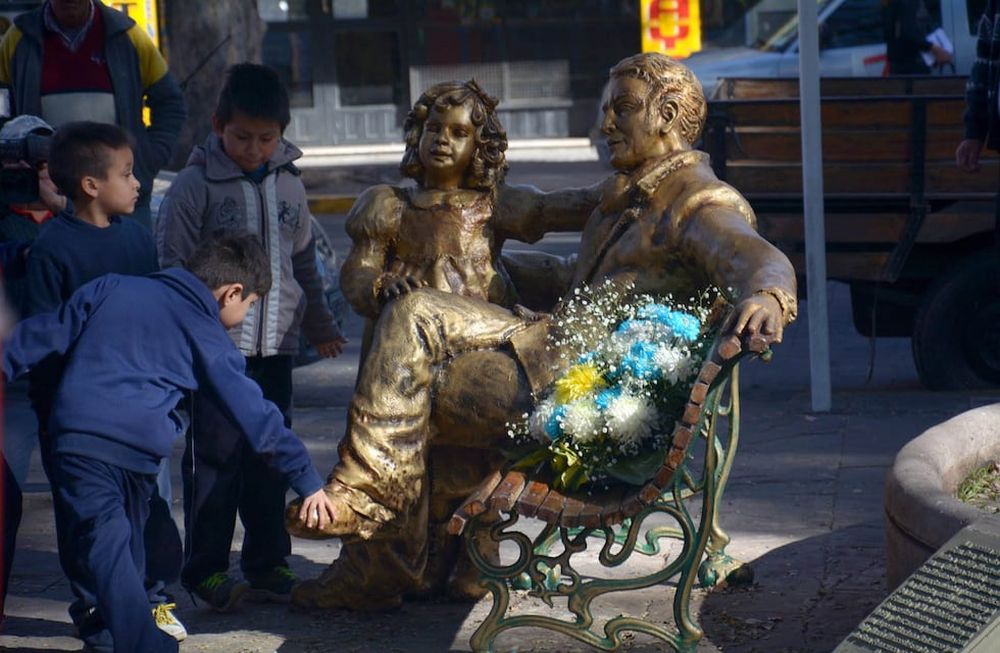 Mendoza celebra hoy el Día del Padre, ¿se impuso la fecha sanmartiniana a la comercial?
