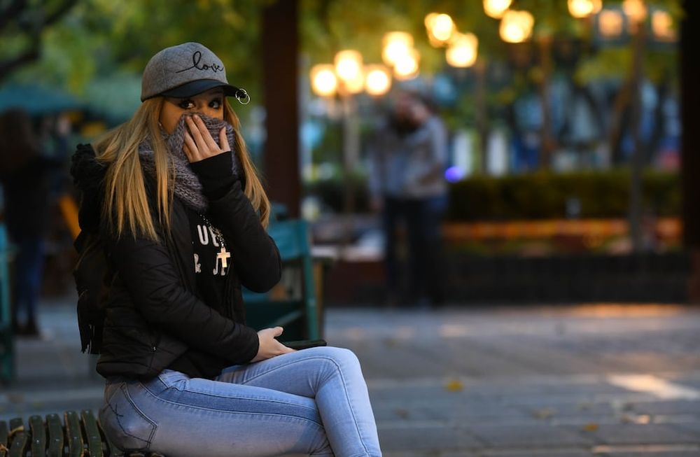 Tos postviral: persiste hasta 8 semanas tras una endermedad respiratoria, manteniendo las vías aéreas inflamadas e hipersensibles.