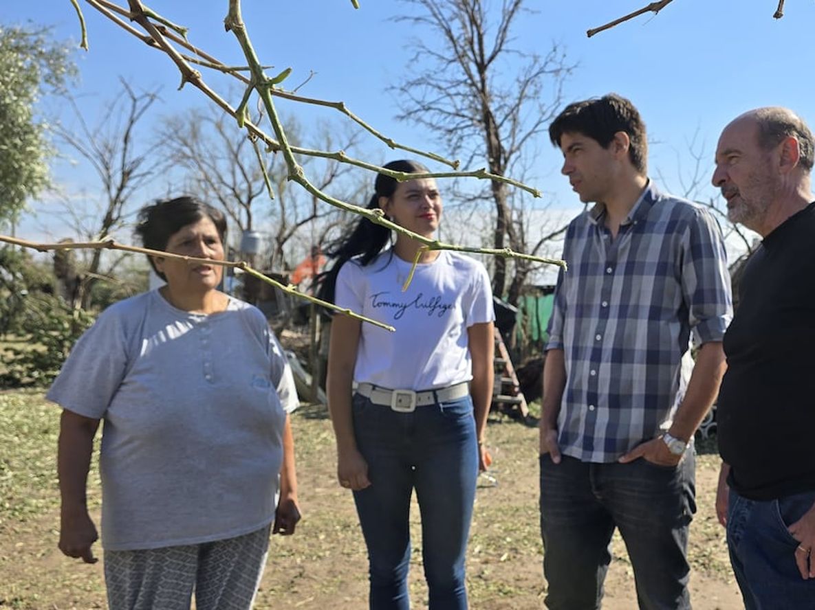 El Ministro Rodolfo Vargas Arizu, acompañado por la Intendenta de Santa Rosa, María Flor Destéfanis. Gobierno de Mendoza