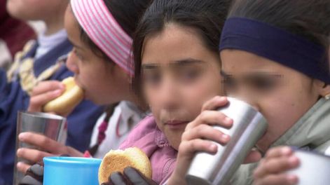 Hay alumnos de familias carenciadas que en las escuelas encuentran el único plato de comida al que acceden en el día. Foto: José Gutiérrez / Los Andes