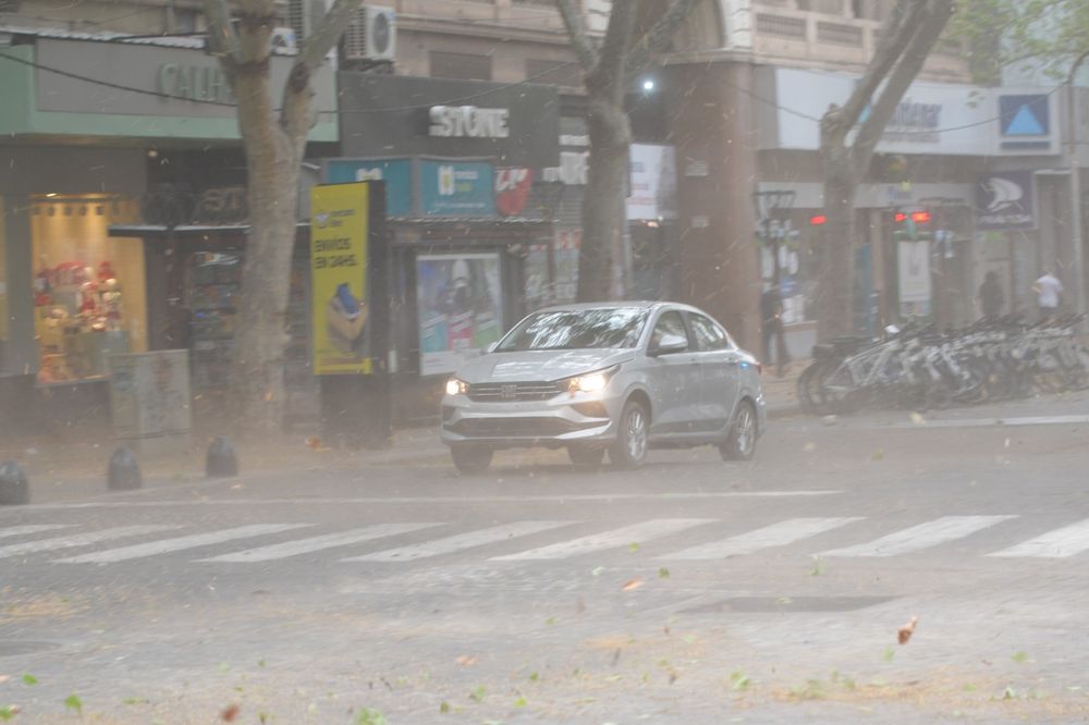 Alerta por viento Zonda en Mendoza.