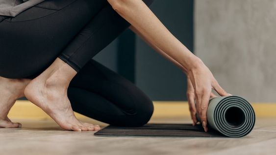 Descubre la clave para una vida saludable: rutina de ejercicios y meditación en casa