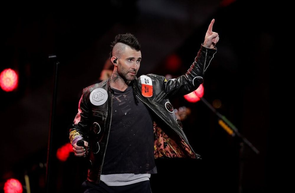 ¡Qué fome! Destrozan a Maroon 5 en Viña del Mar: retraso, desgano y huida sin gaviotas