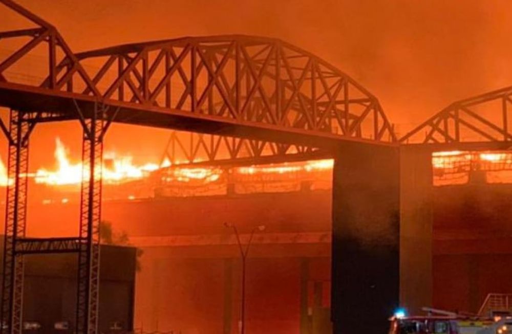 Impresionante incendio en el autódromo de Termas
