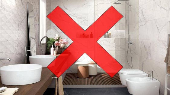 Quienes buscan renovar el baño pueden jugar con distintos matices y reflejos para adaptar el resultado a su propio estilo.