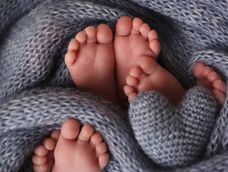 Milagro de Navidad en Trelew: nacieron trigemelas idénticas, un caso que ocurre uno entre millones.