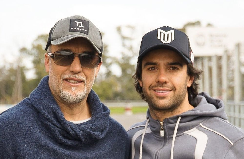 Gabriel Batistuta probó un auto de carreras en Buenos Aires