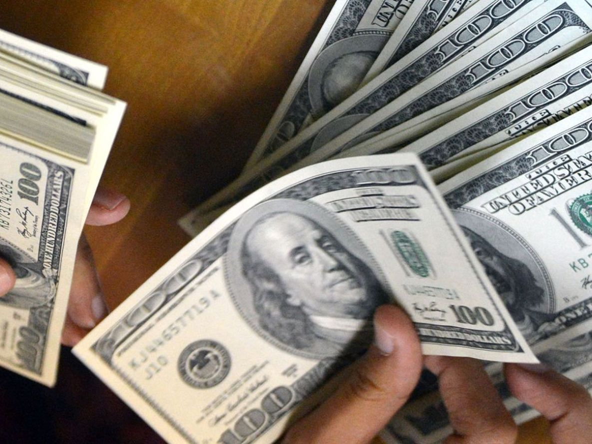 El dólar mayorista se desplomó y el Banco Central aprovechó para sumar US$176 millones