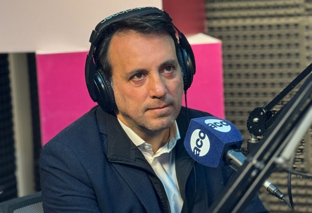 El ministro de Educación, Cultura e Infancias, Tadeo García Zalazar, pasó por La Mesa Política de Aconcagua Radio 90.1