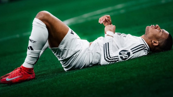 Kylian Mbappé se perdió el debut tras sufrir una gastroenteritis aguda