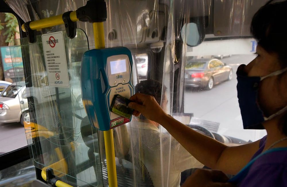 El aumento del boleto de micros en Mendoza estaba previsto para el 1 de diciembre. Iba a costar 60 pesos. Todavía no se incrementa.Foto: Orlando Pelichotti / Los Andes