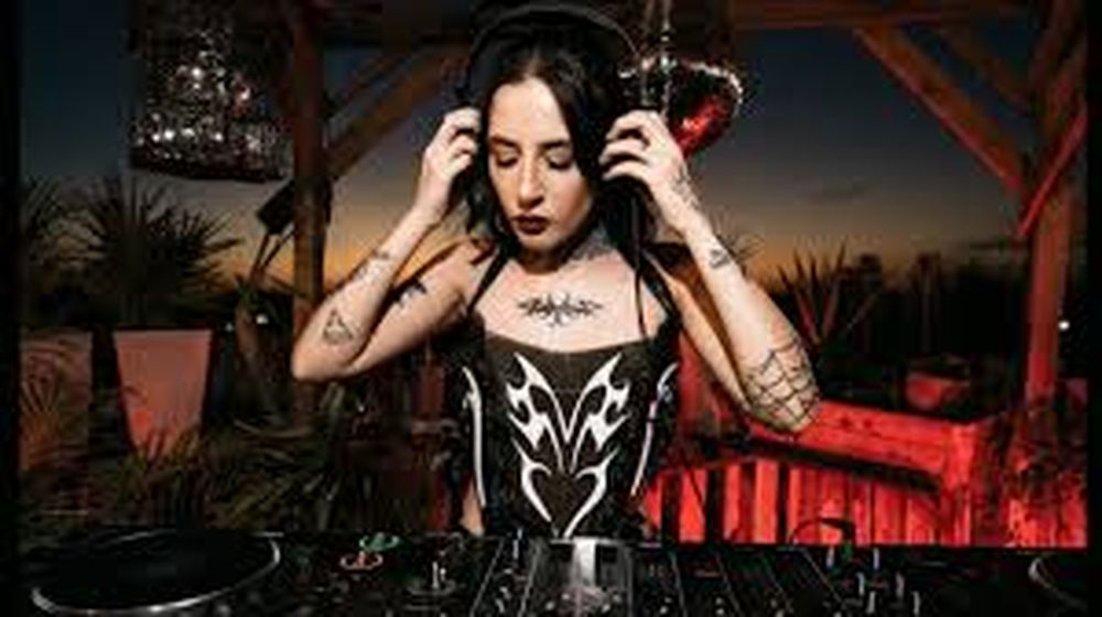 Milena Adamis y su experiencia inmersiva en la fiesta Corex Vol. 3