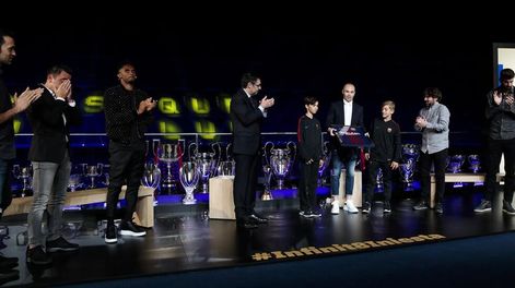 El mundo del fútbol se rinde a los pies de Iniesta