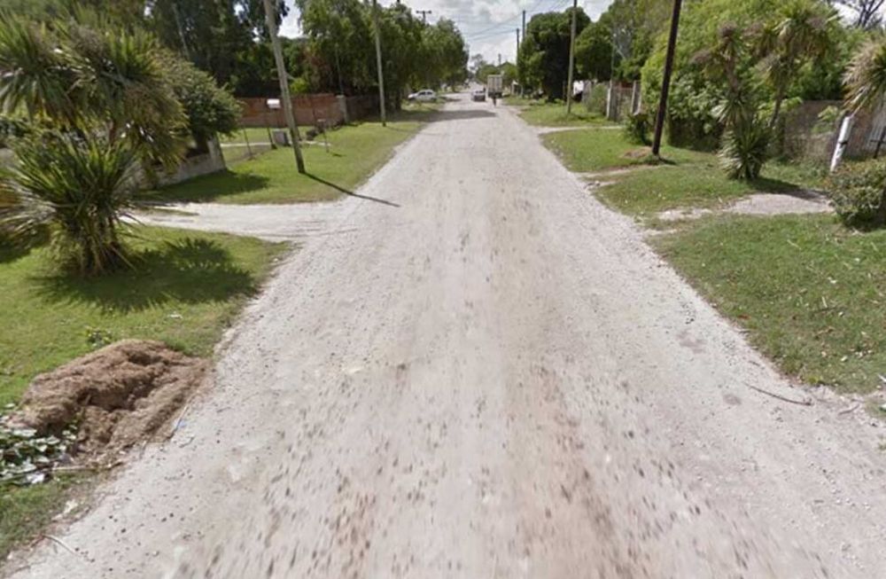 Una de las calles del barrio platense Bosque Grande, donde reside el hombre que violentó a su pareja. Foto: Gentileza El Marplatense.