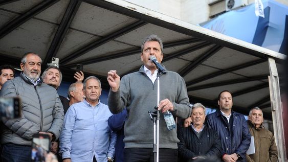 Las últimas medidas anunciadas por Sergio Massa ponen en riesgo el acuerdo firmado con el Fondo Monetario Internacional.Foto Federico Lopez Claro