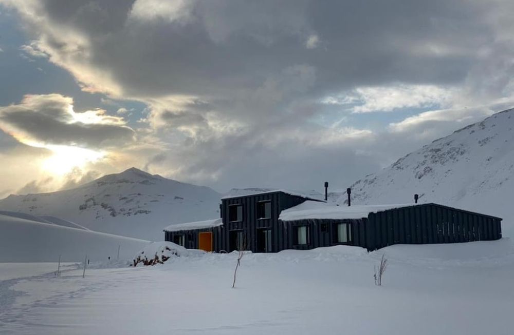 El Azufre en Malargüe cubierto de nieve.