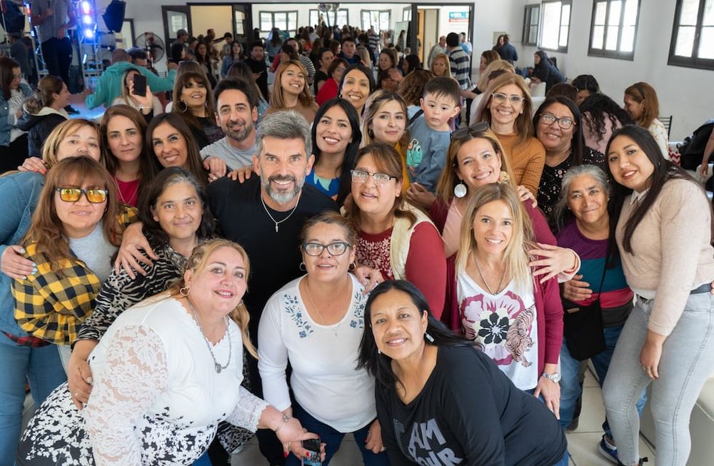 La Ciudad reconoció la labor de maestras y maestros con una celebración y distinciones legislativas