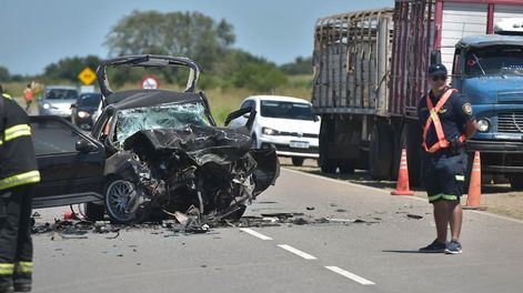 Choque frontal donde murieron 3 personas en la Ruta 10 km 50 (Facundo Luque / La Voz)