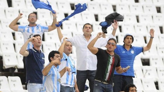 Pese a la prohibición, hinchas del Globo y el Decano presenciaron el desempate