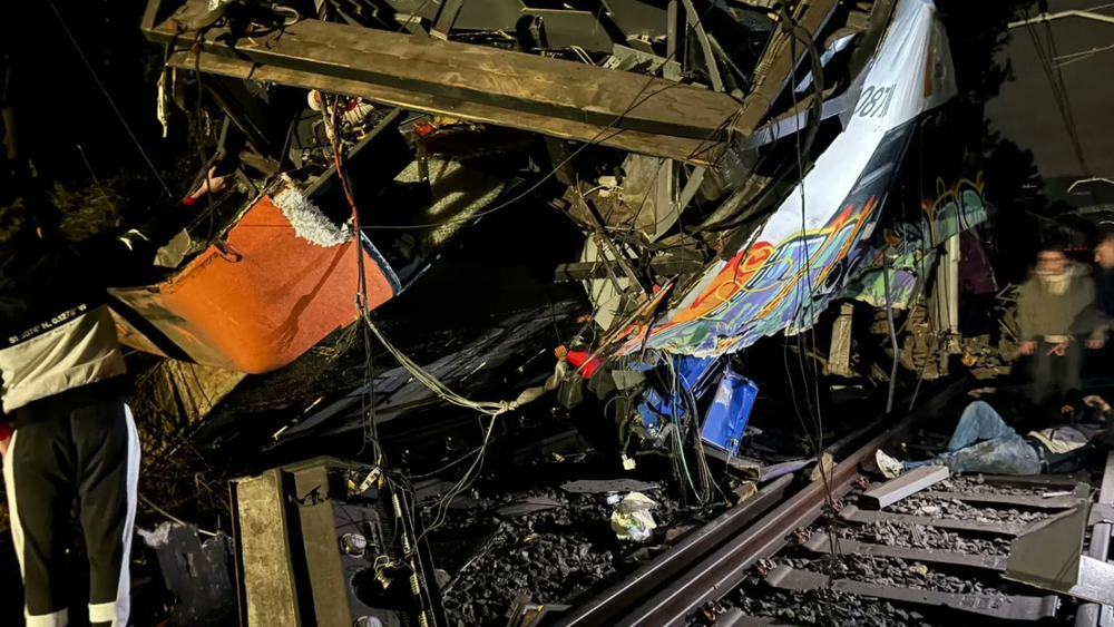 Un tren de Rodalies chocó contra un muro.