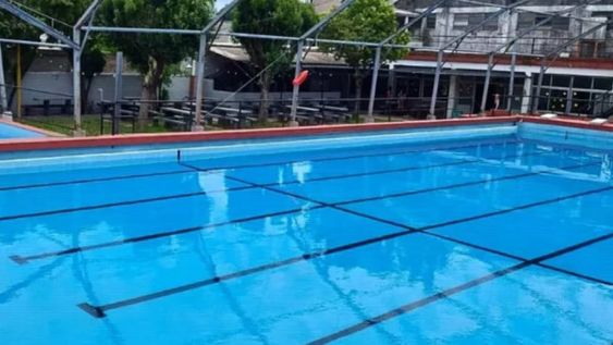 El guardavidas dijo que cuando lo sacó le hizo maniobra de RCP y solicitó la presencia de una unidad sanitaria. Gentileza: Ojo de Prensa.